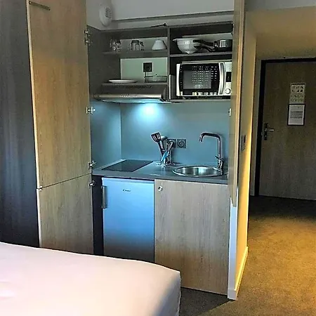 Enight Hotel
