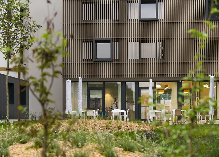 Enight מלון גרדיניון